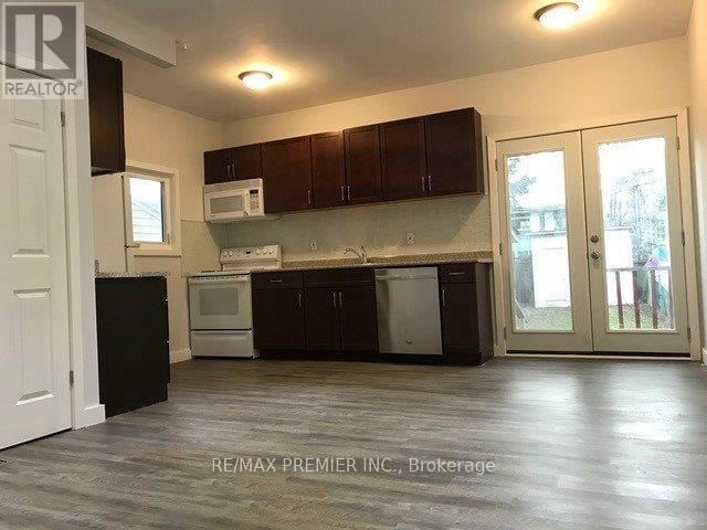 176 Coxwell Avenue, Toronto, Ontario  M4L 3B2 - Photo 5 - E12968500