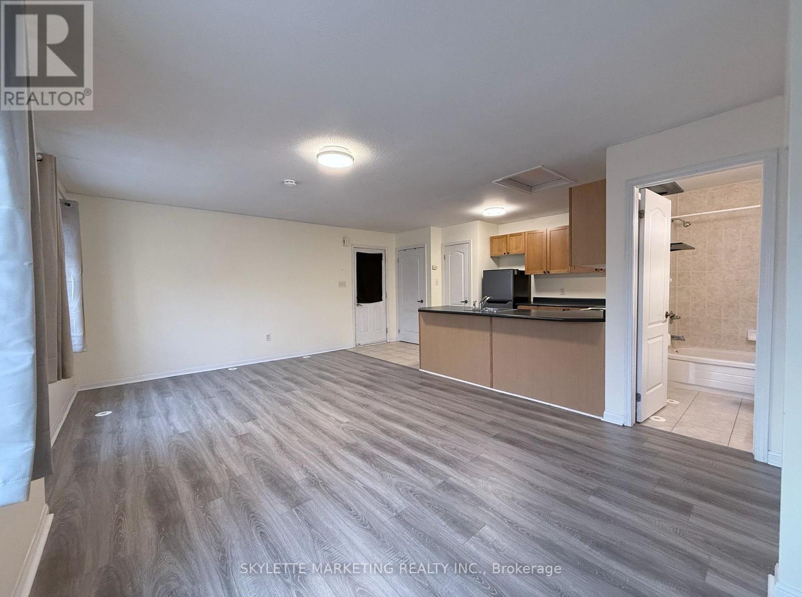 Coach - 25 Rocking Horse Street, Markham, Ontario  L6B 1L9 - Photo 4 - N13007804