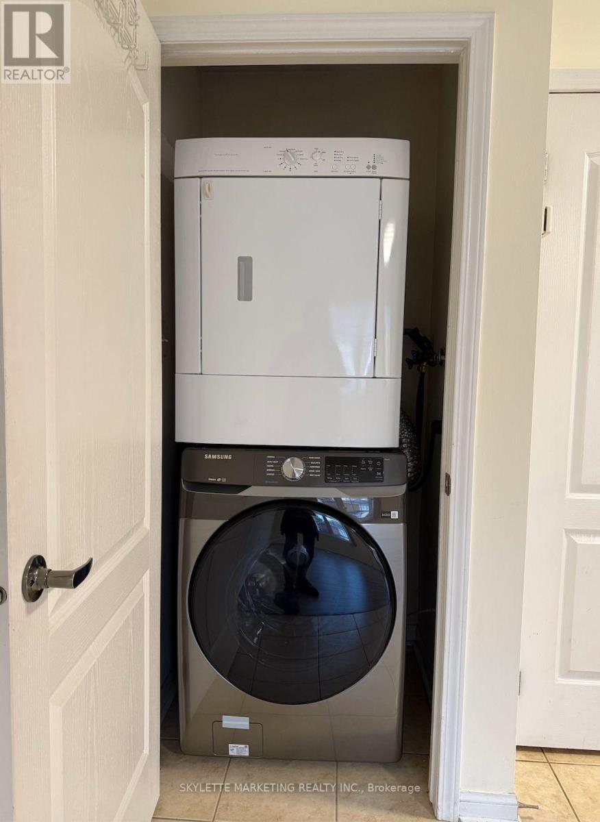 Coach - 25 Rocking Horse Street, Markham, Ontario  L6B 1L9 - Photo 6 - N13007804