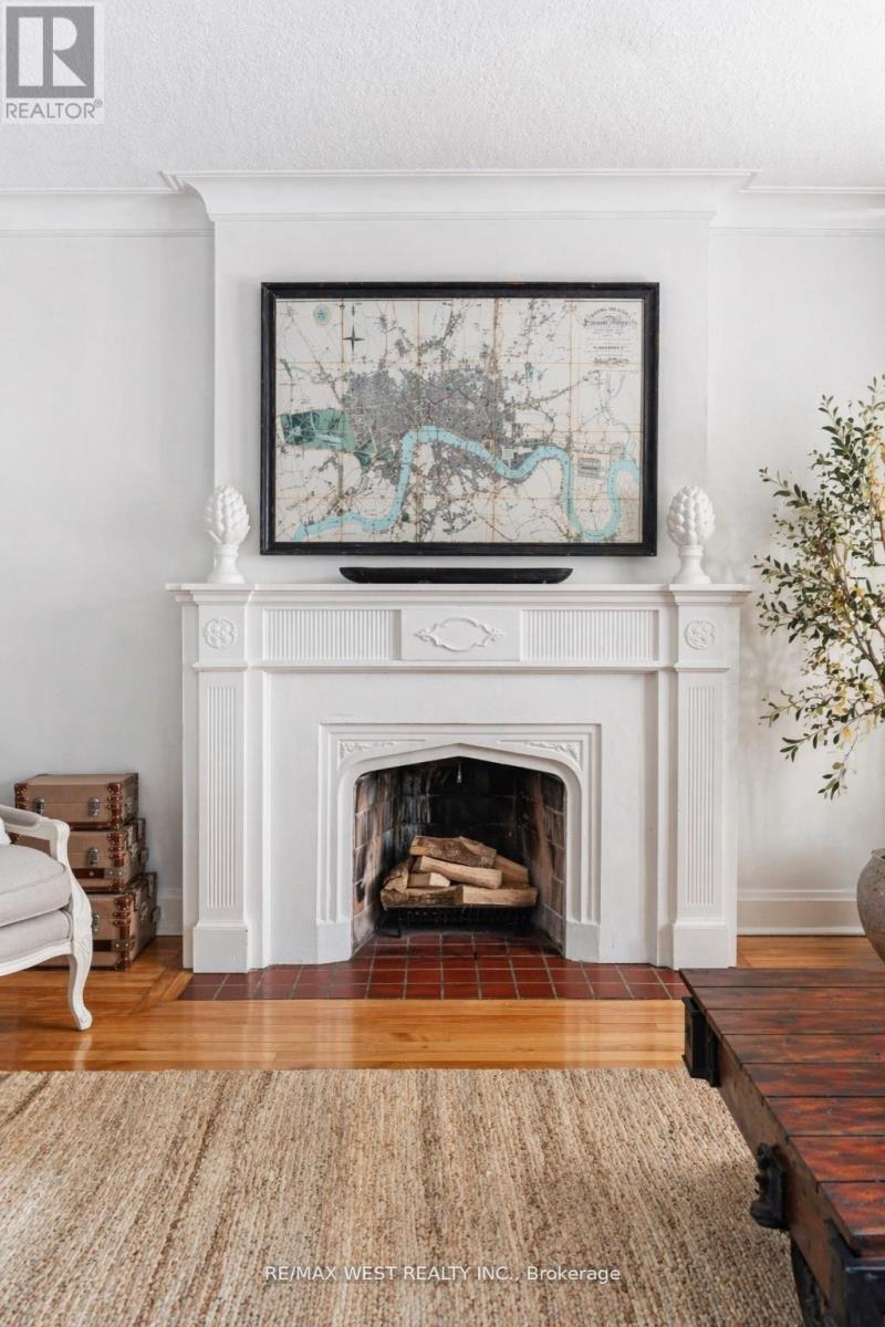 3 Glenroy Avenue, Toronto, Ontario  M8Y 2L9 - Photo 4 - W13006004