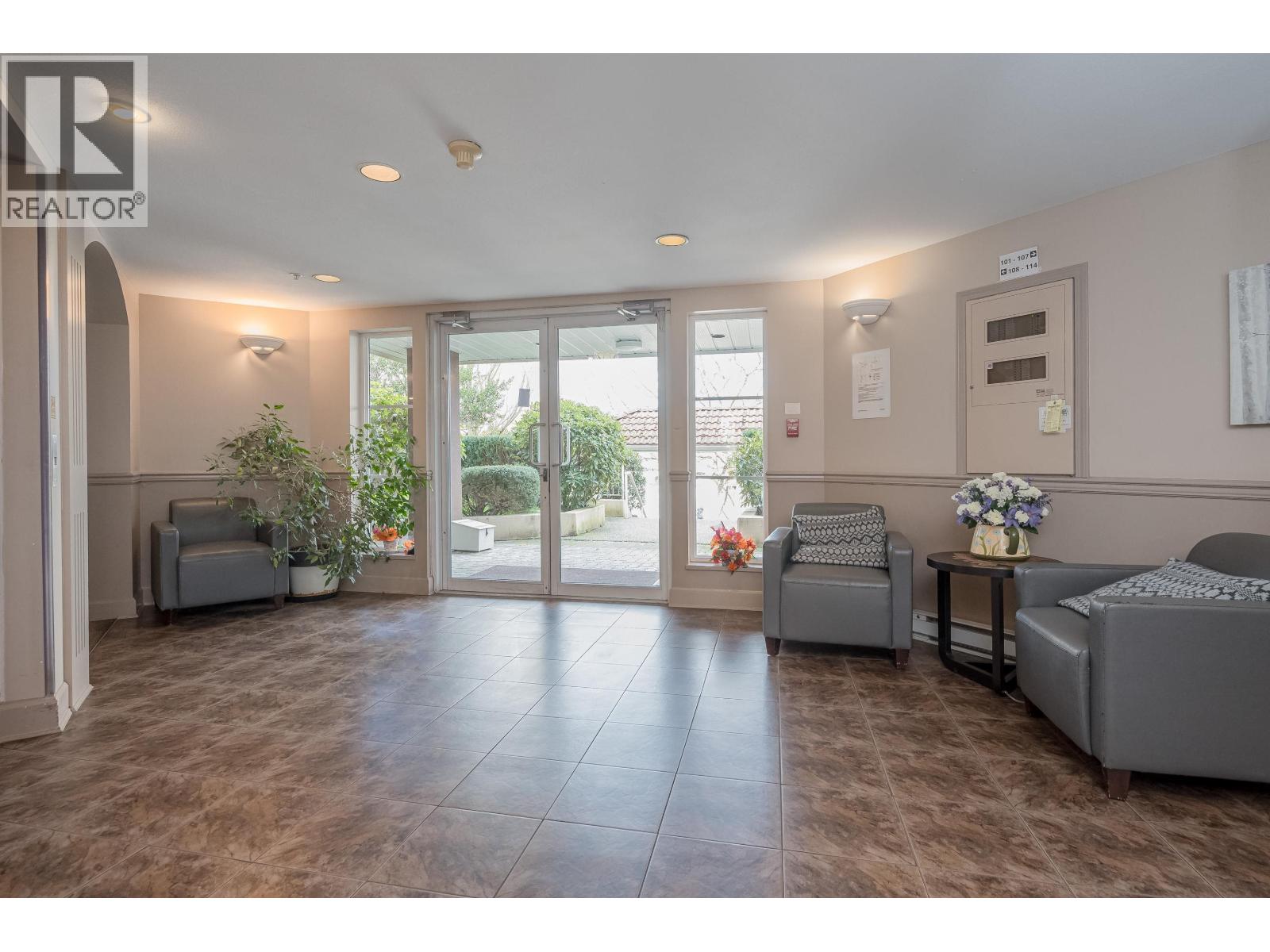 313 4768 53 Street, Delta, British Columbia  V4K 5B2 - Photo 3 - R3112539