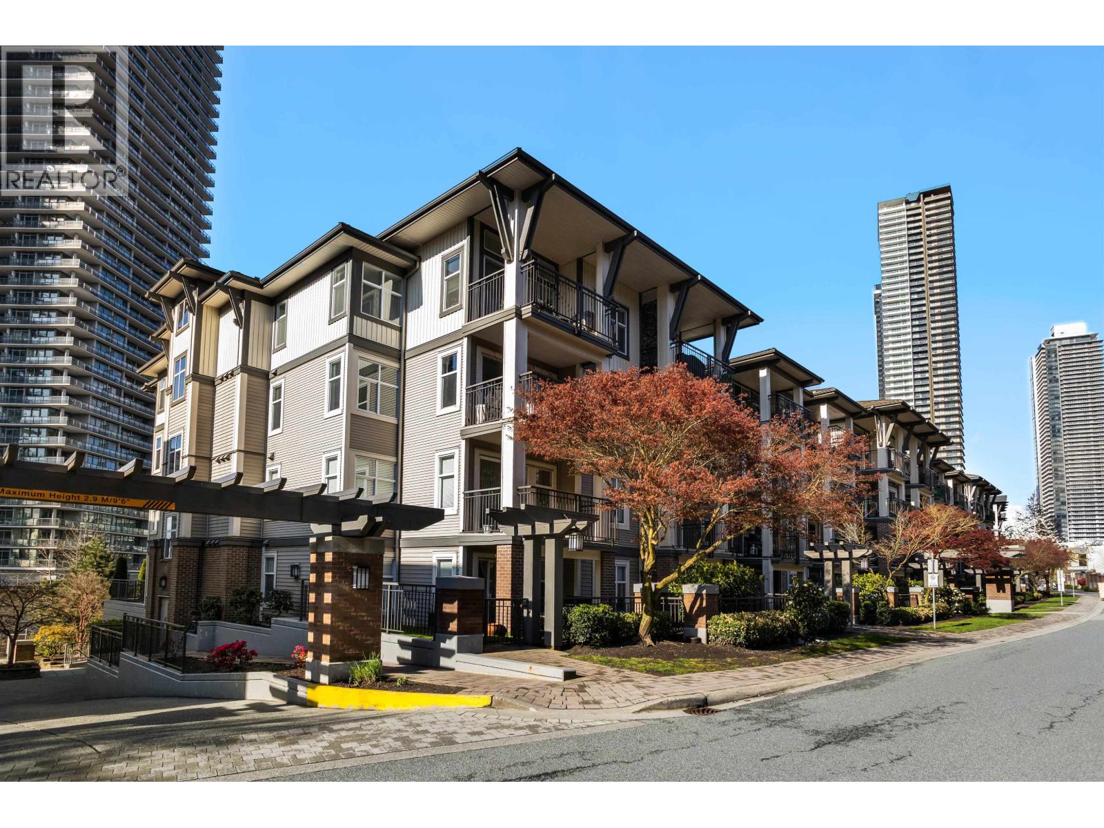 419 4768 Brentwood Drive, Burnaby, British Columbia  V5C 0C7 - Photo 2 - R3112549