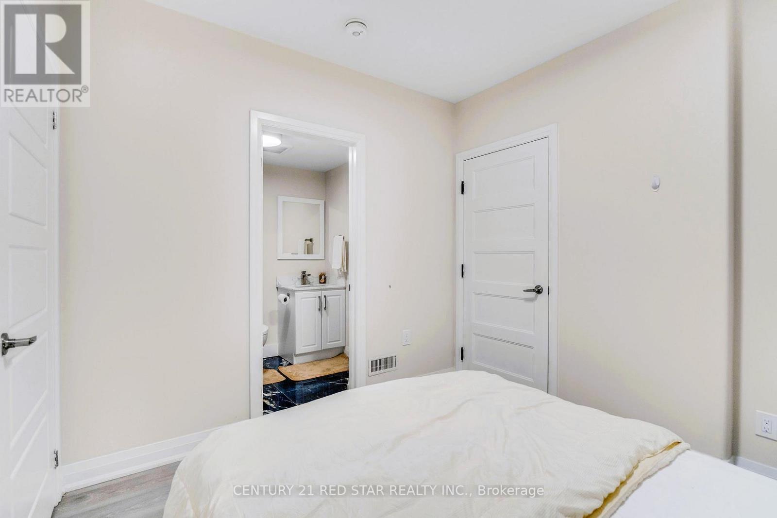 3251 Harasym Trail, Oakville, Ontario  L6M 5N6 - Photo 42 - W12996632