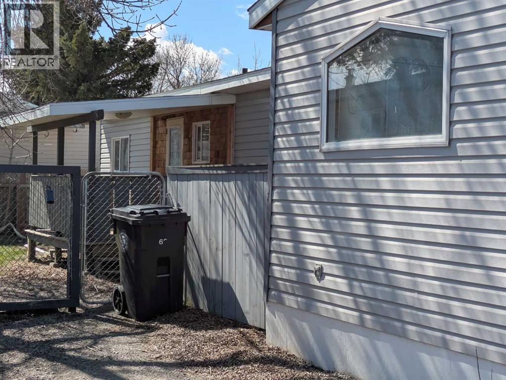 56, 5301 2 Street, Coalhurst, Alberta  T0K 1V0 - Photo 3 - A2302708