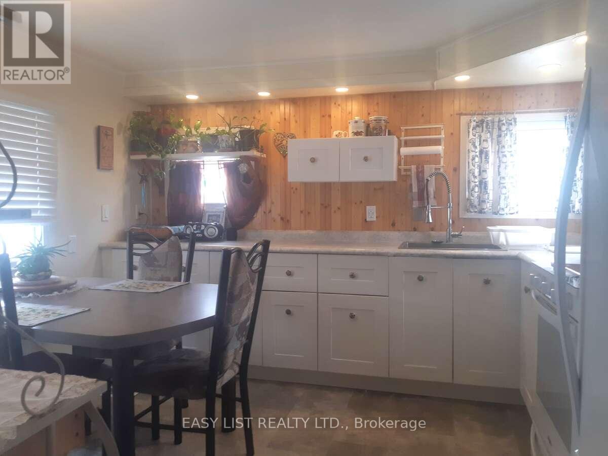 18 Sutton Drive, Ashfield-Colborne-Wawanosh, Ontario  N7A 3Y3 - Photo 5 - X12421525