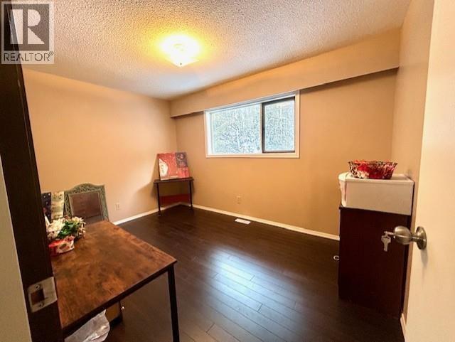 5735 Gairdner Crescent, Fort Nelson, British Columbia  V0C 1R0 - Photo 9 - R3112410