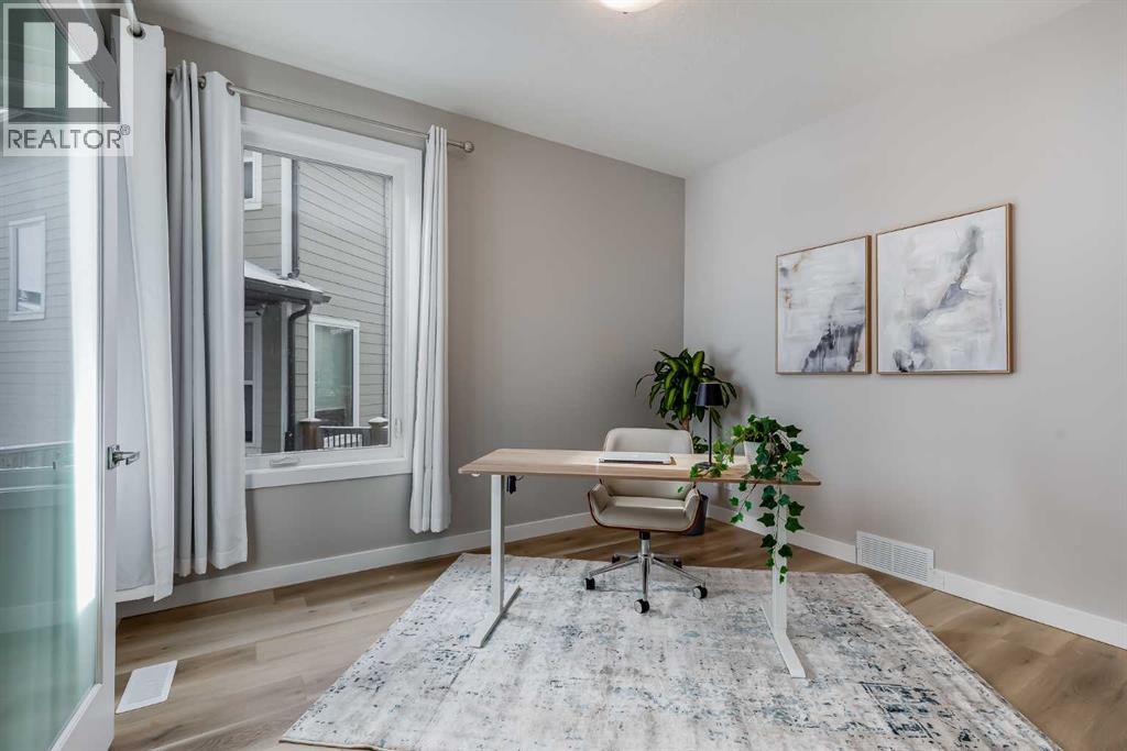 27 Everoak Bay SW, Calgary, Alberta  T2Y 0A2 - Photo 3 - A2287742