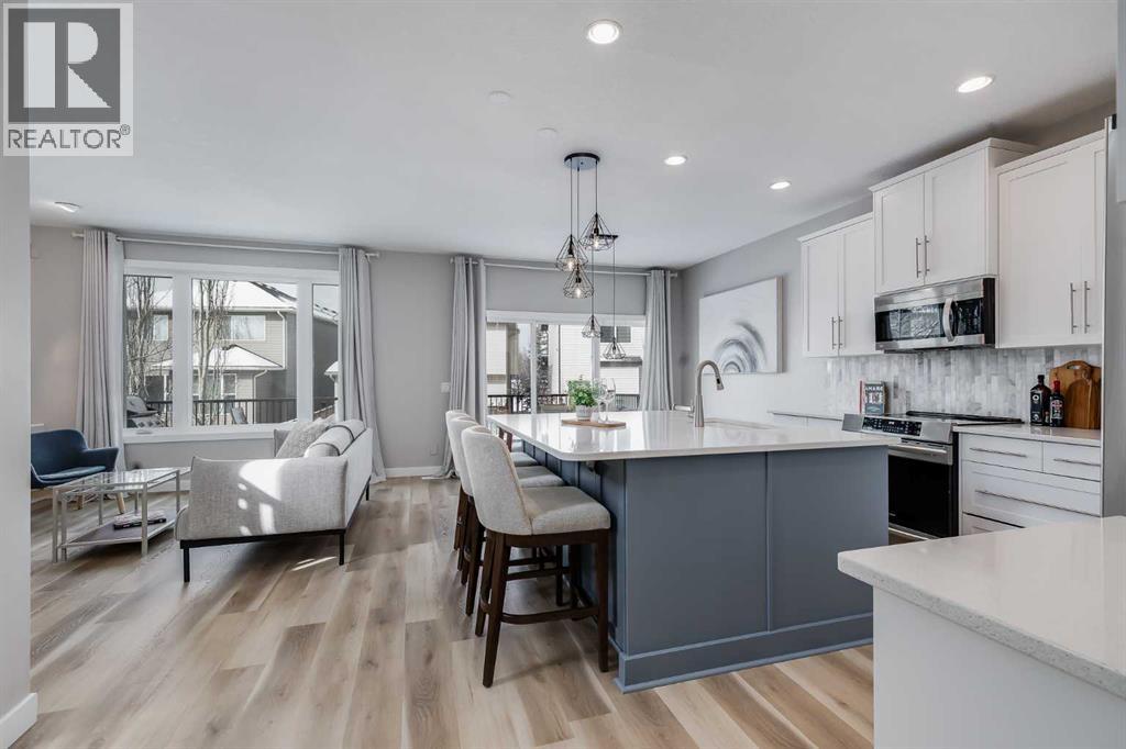 27 Everoak Bay SW, Calgary, Alberta  T2Y 0A2 - Photo 5 - A2287742