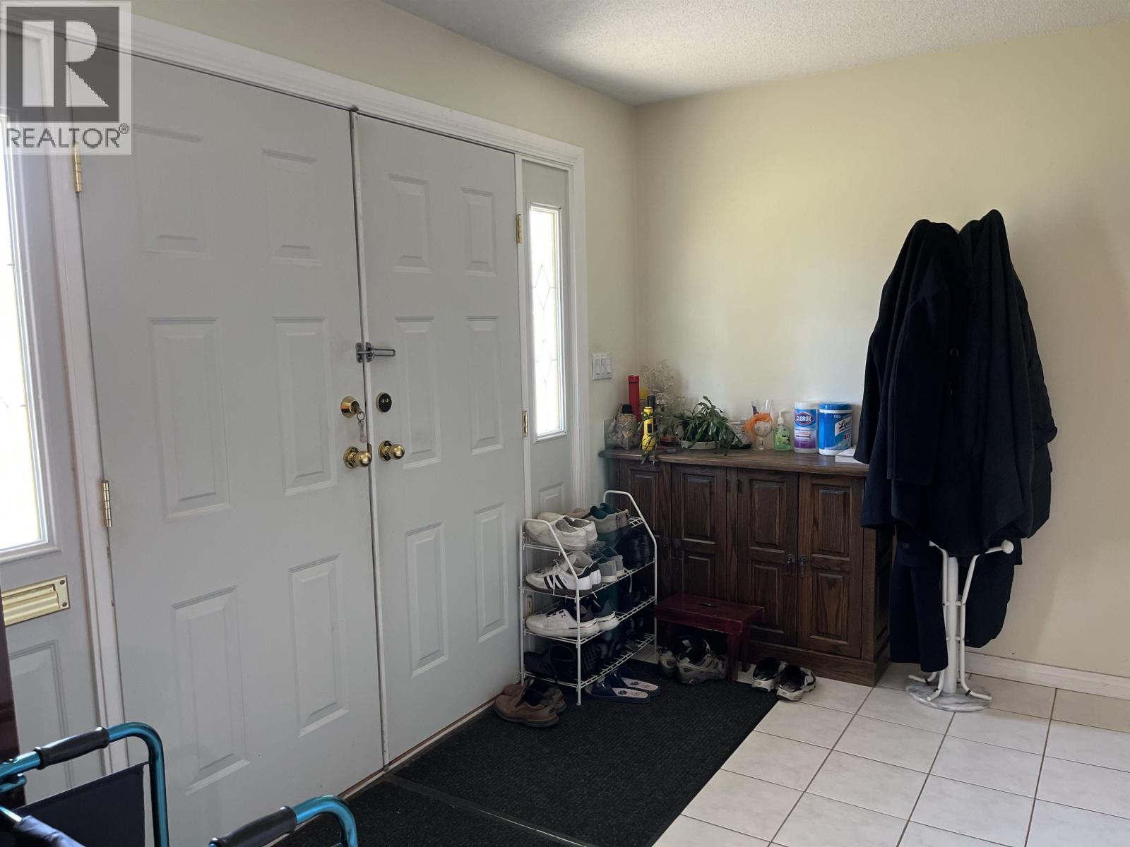 3351 Bentinck Place, Richmond, British Columbia  V7C 4H3 - Photo 2 - R3112542