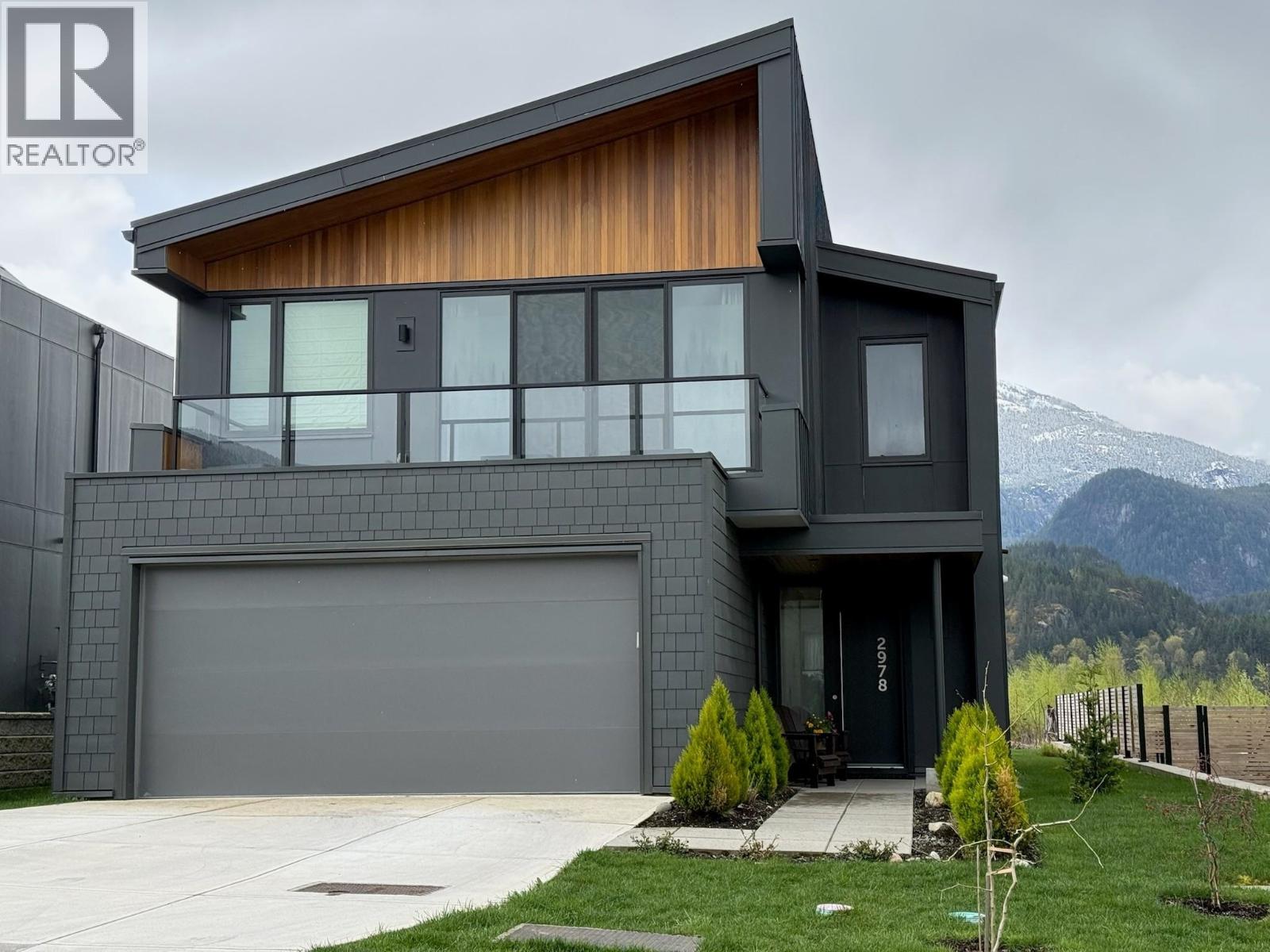 2978 Huckleberry Drive, Squamish, British Columbia  V8B 1B2 - Photo 2 - R3112545