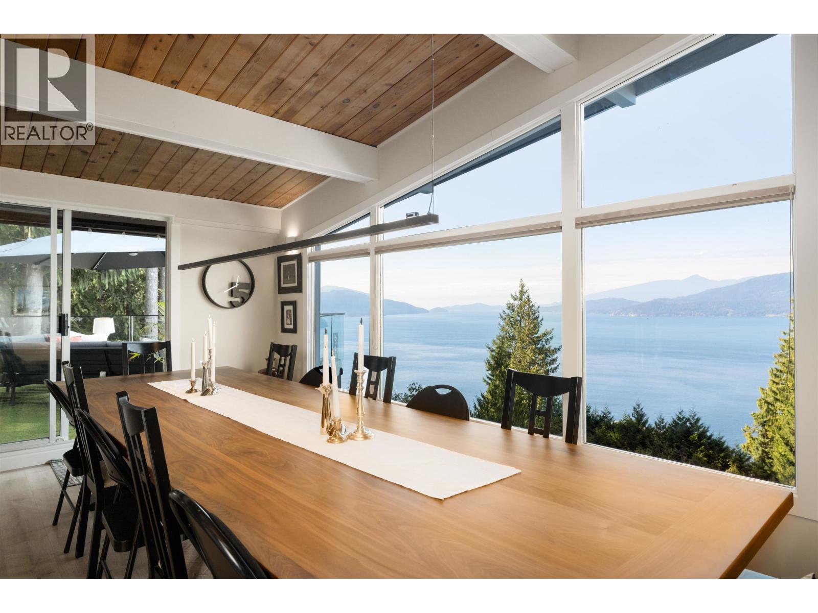 195 Kelvin Grove Way, Lions Bay, British Columbia  V0N 2E0 - Photo 2 - R3112560