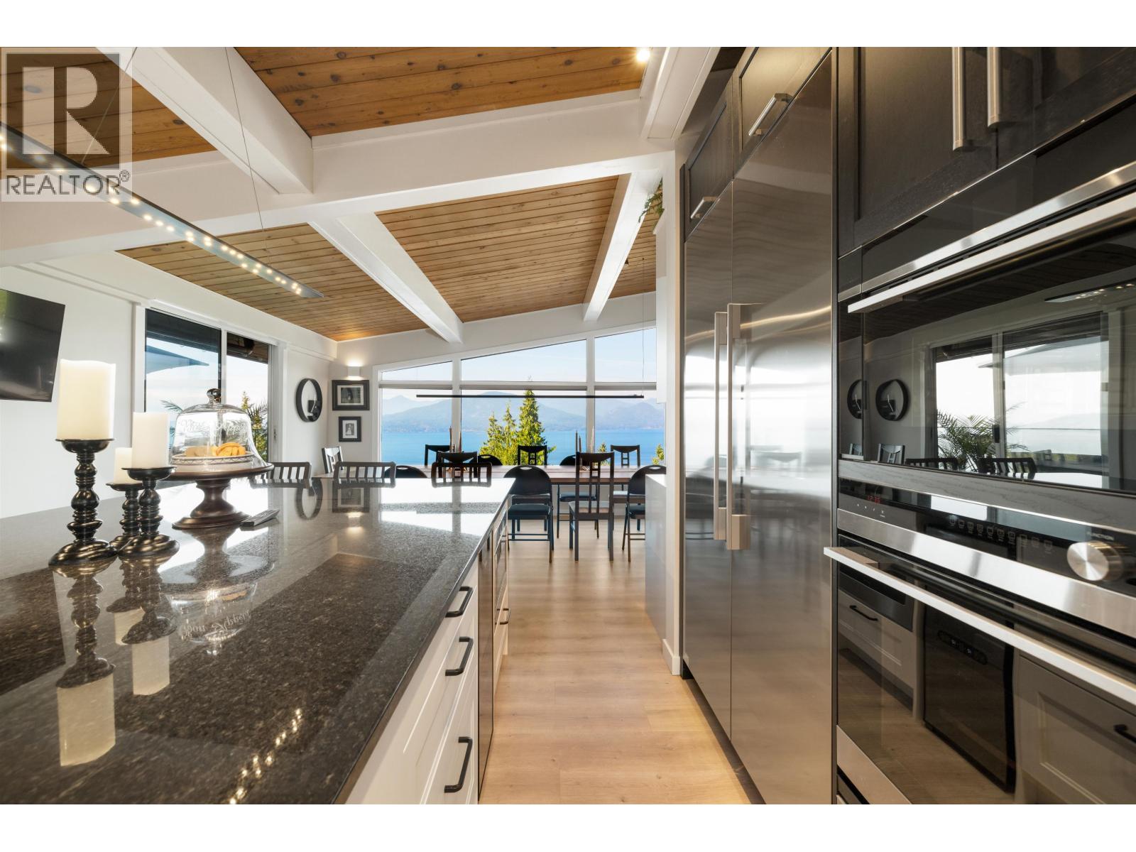 195 Kelvin Grove Way, Lions Bay, British Columbia  V0N 2E0 - Photo 5 - R3112560