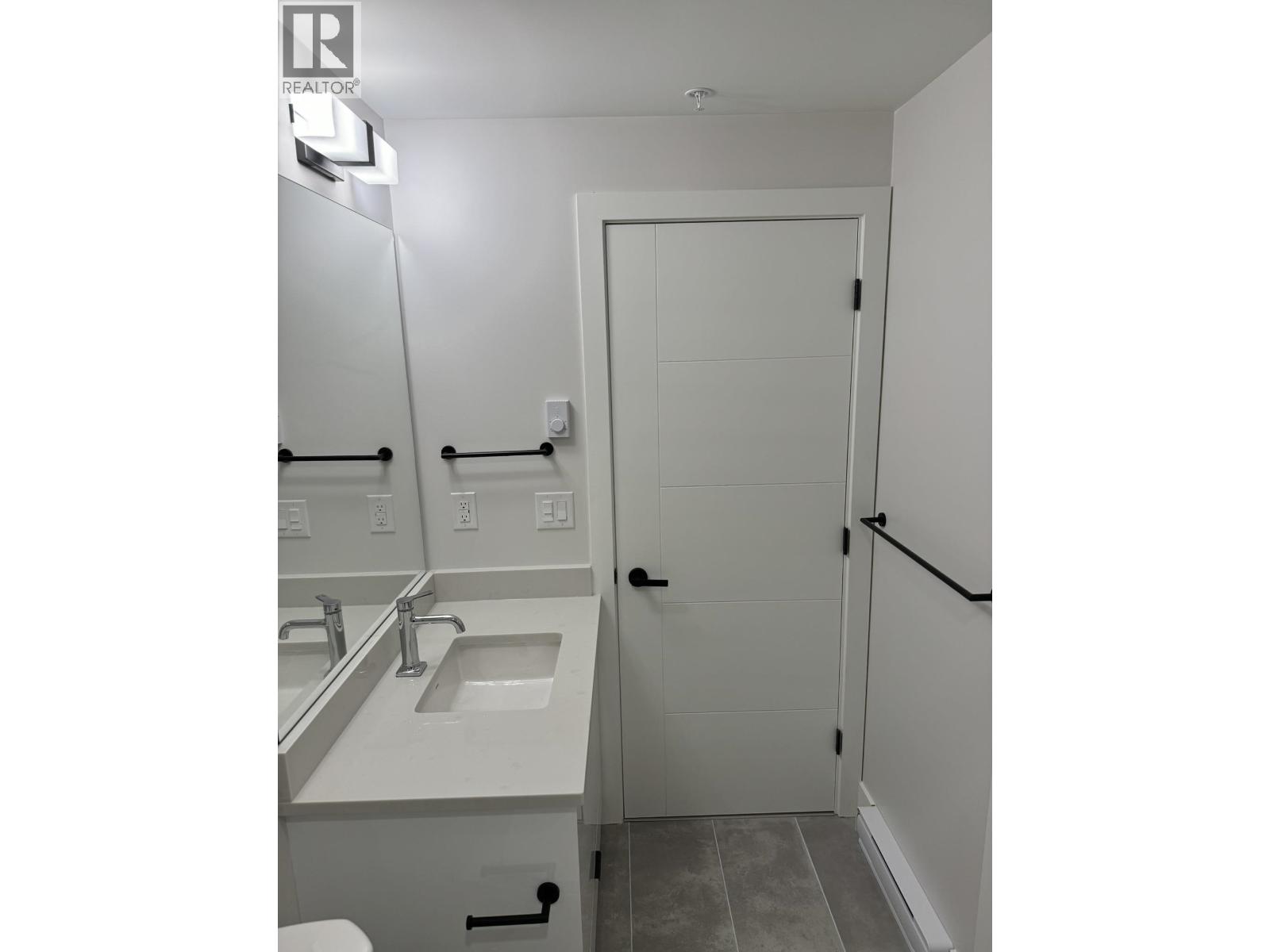 319 11655 Fraser Street, Maple Ridge, British Columbia  V2X 6W9 - Photo 12 - R3112574