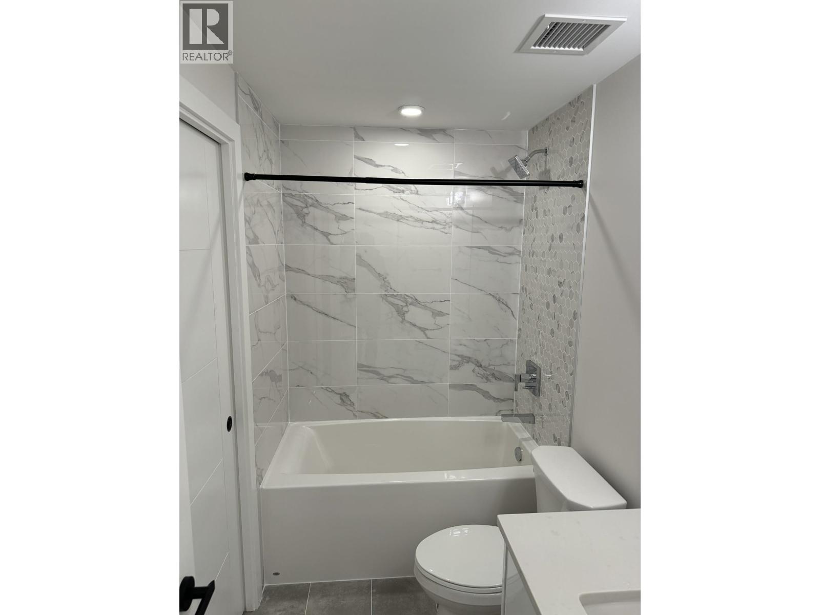 319 11655 Fraser Street, Maple Ridge, British Columbia  V2X 6W9 - Photo 13 - R3112574