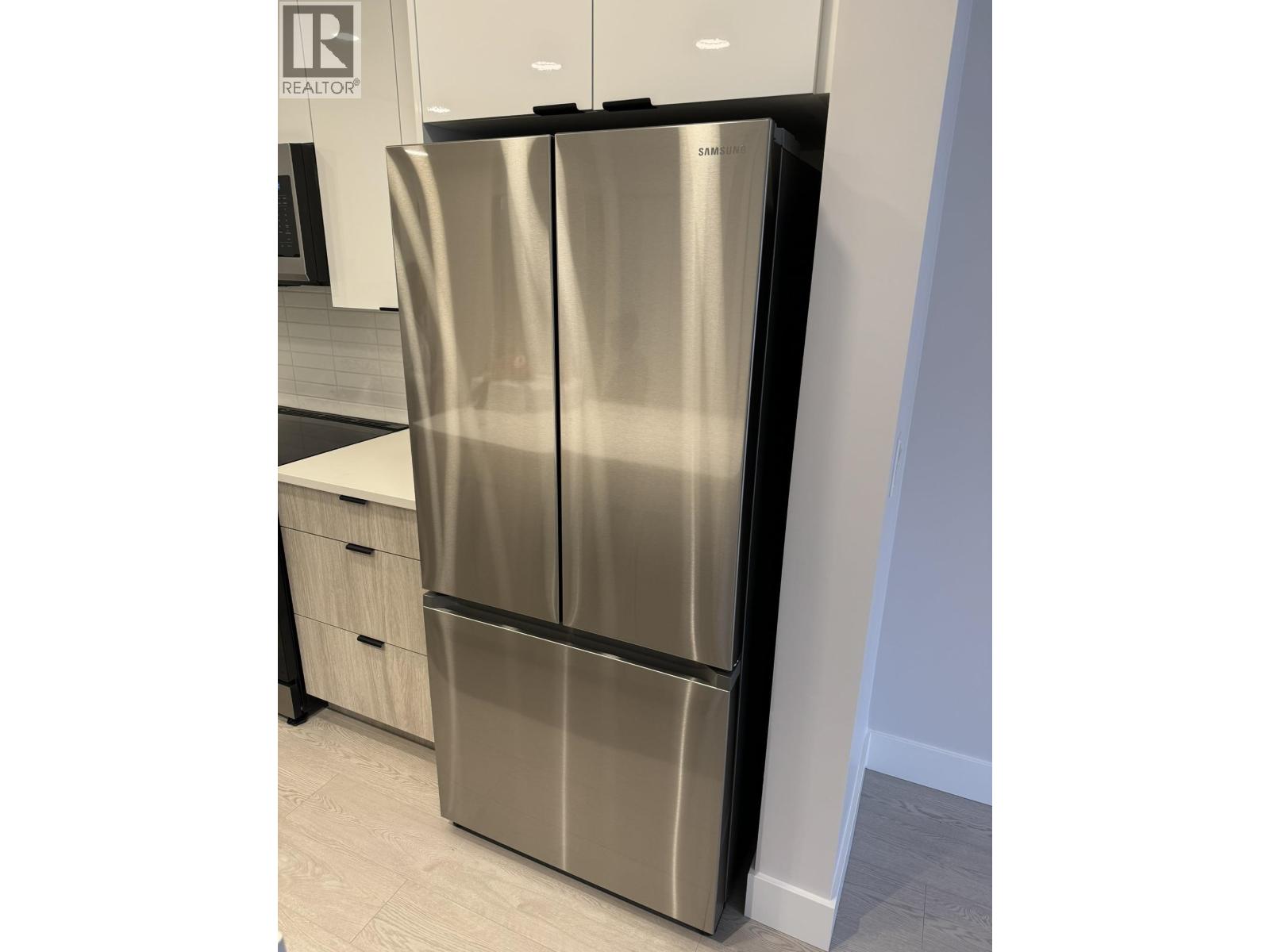 319 11655 Fraser Street, Maple Ridge, British Columbia  V2X 6W9 - Photo 4 - R3112574