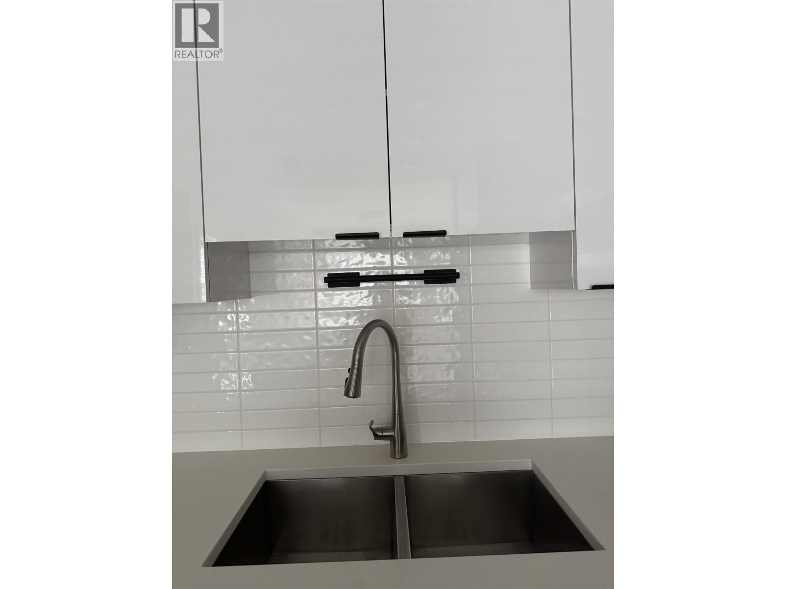 319 11655 Fraser Street, Maple Ridge, British Columbia  V2X 6W9 - Photo 5 - R3112574