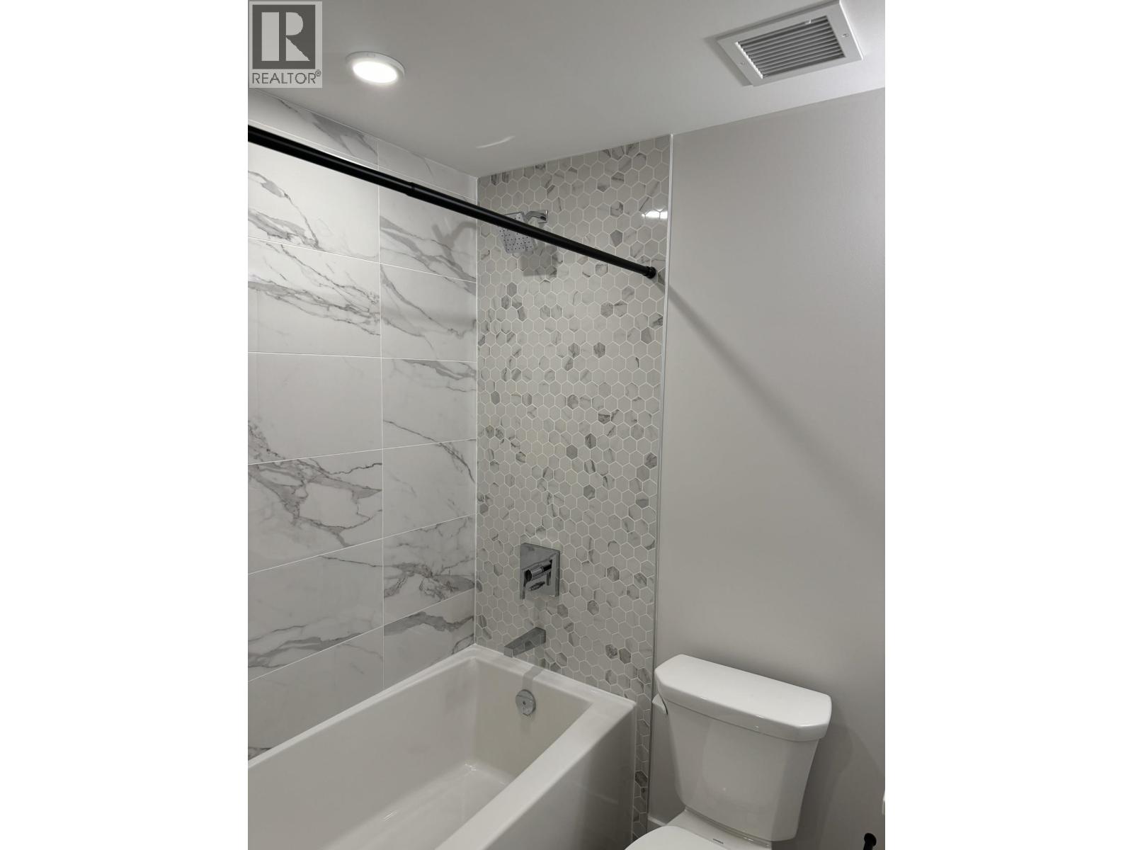 319 11655 Fraser Street, Maple Ridge, British Columbia  V2X 6W9 - Photo 6 - R3112574