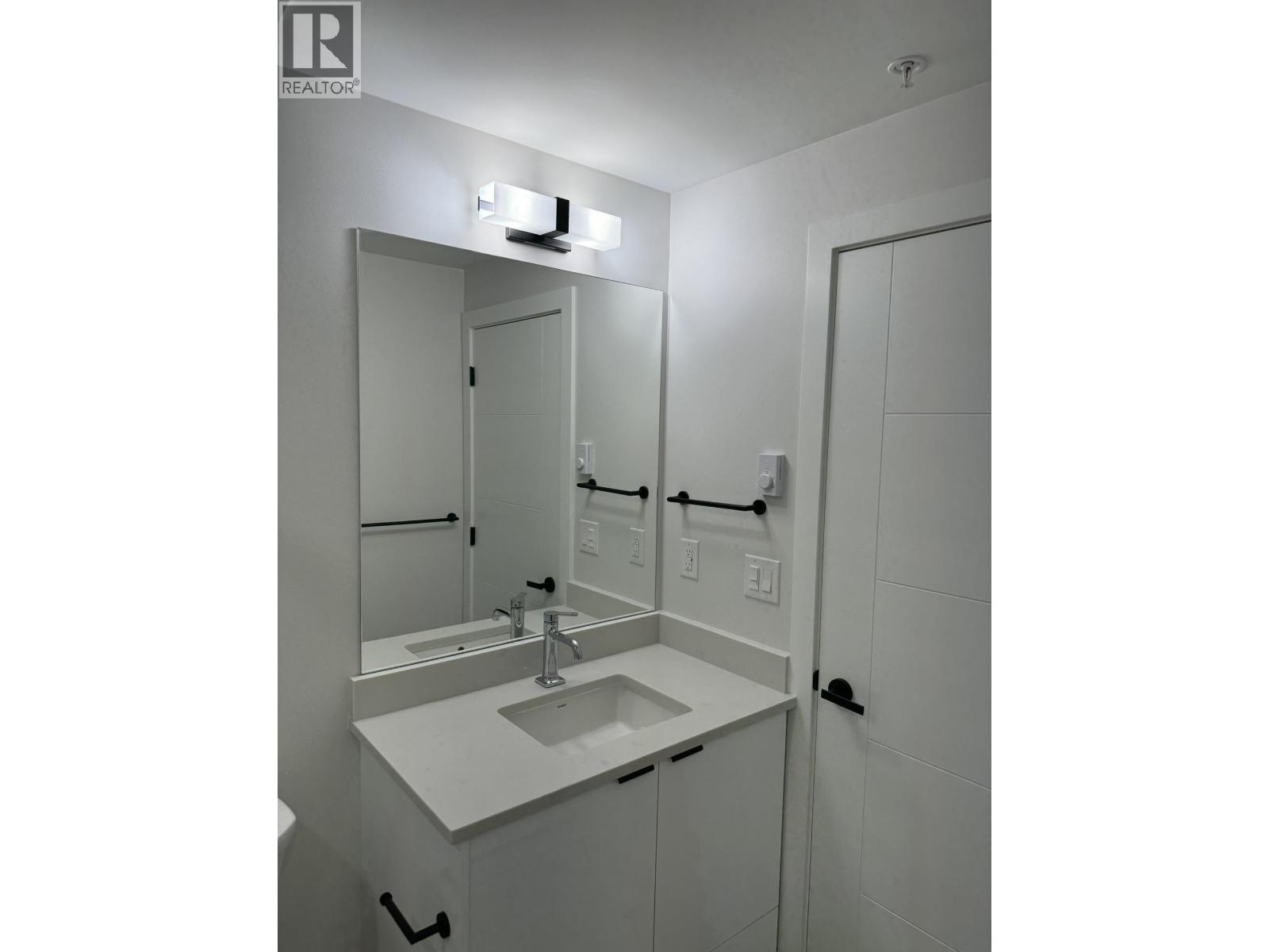 319 11655 Fraser Street, Maple Ridge, British Columbia  V2X 6W9 - Photo 7 - R3112574