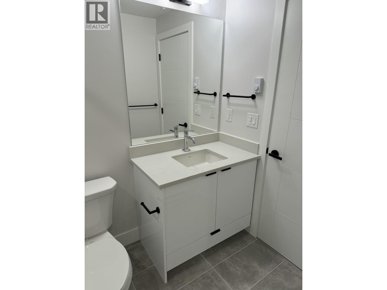 319 11655 Fraser Street, Maple Ridge, British Columbia  V2X 6W9 - Photo 8 - R3112574