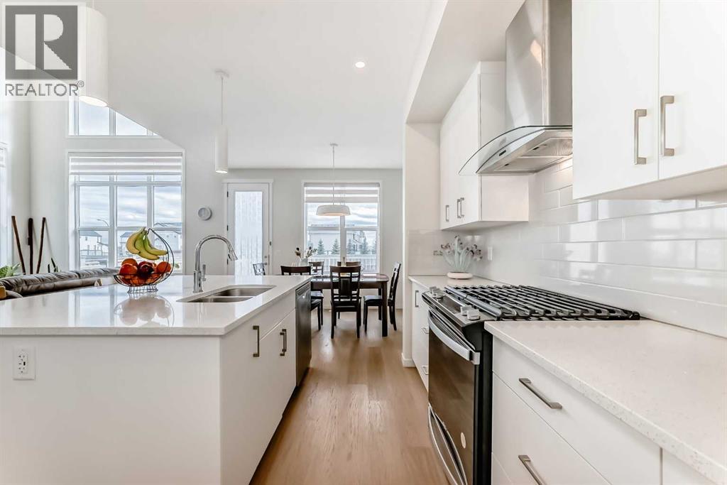 332 Magnolia Crescent SE, Calgary, Alberta  T3M 3M8 - Photo 5 - A2300061