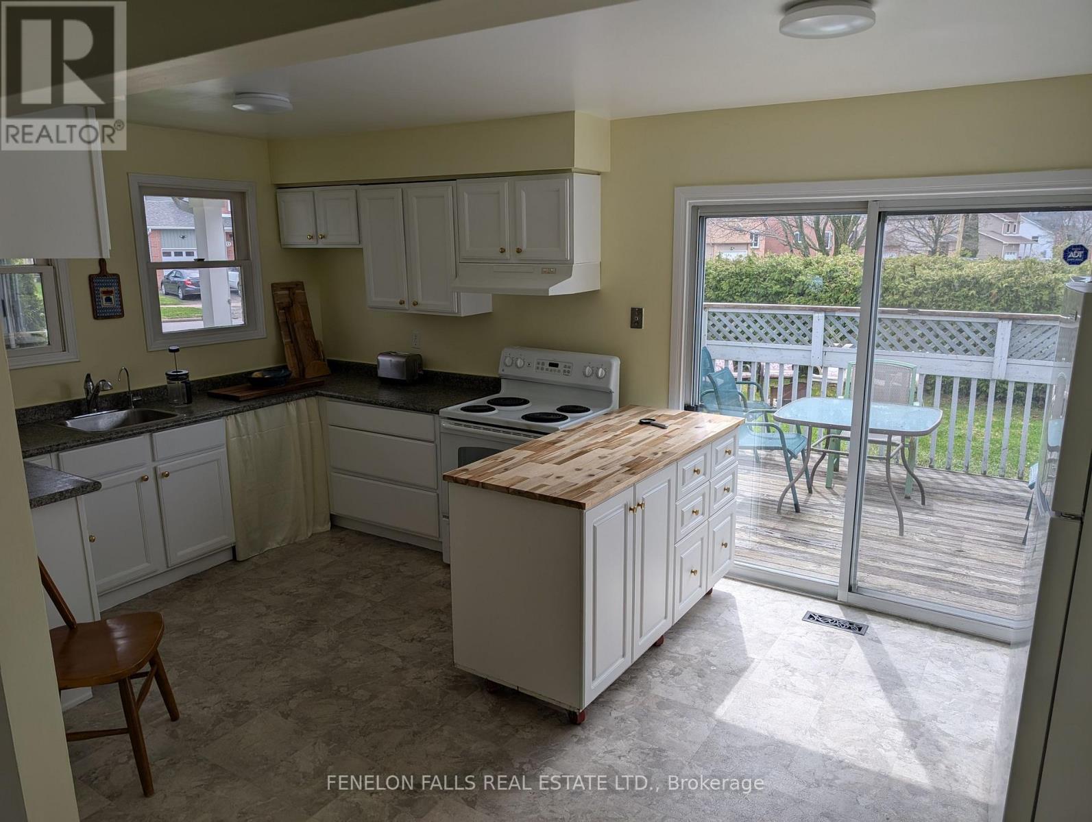 180 Orchard Park Road, Kawartha Lakes (Lindsay), Ontario  K9V 6A6 - Photo 3 - X13009804