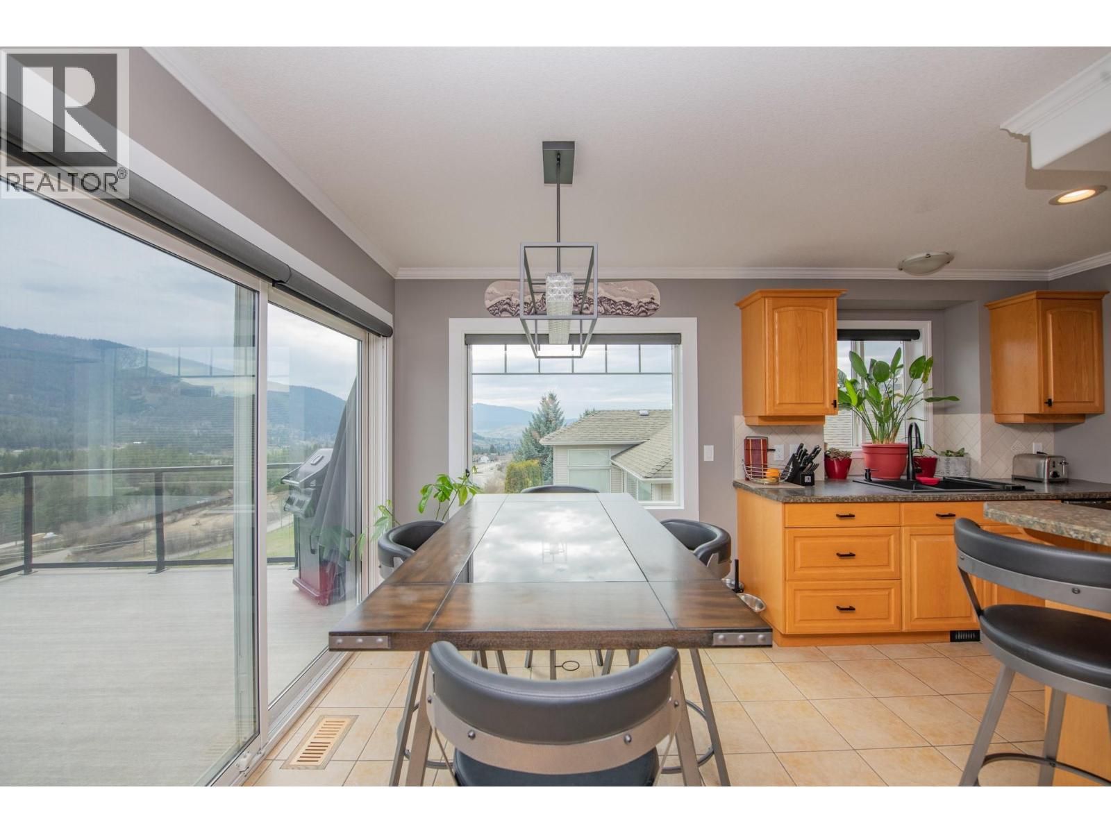 7104 Nakiska Drive, Vernon, British Columbia  V1B 3M5 - Photo 14 - 10382343