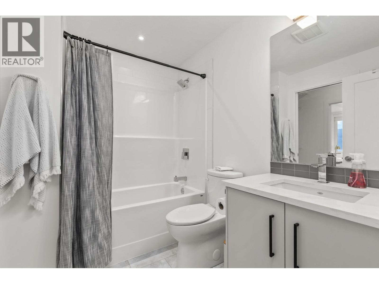 3434 Mckinley Beach Drive Unit# 302, Kelowna, British Columbia  V1V 2R1 - Photo 22 - 10383835