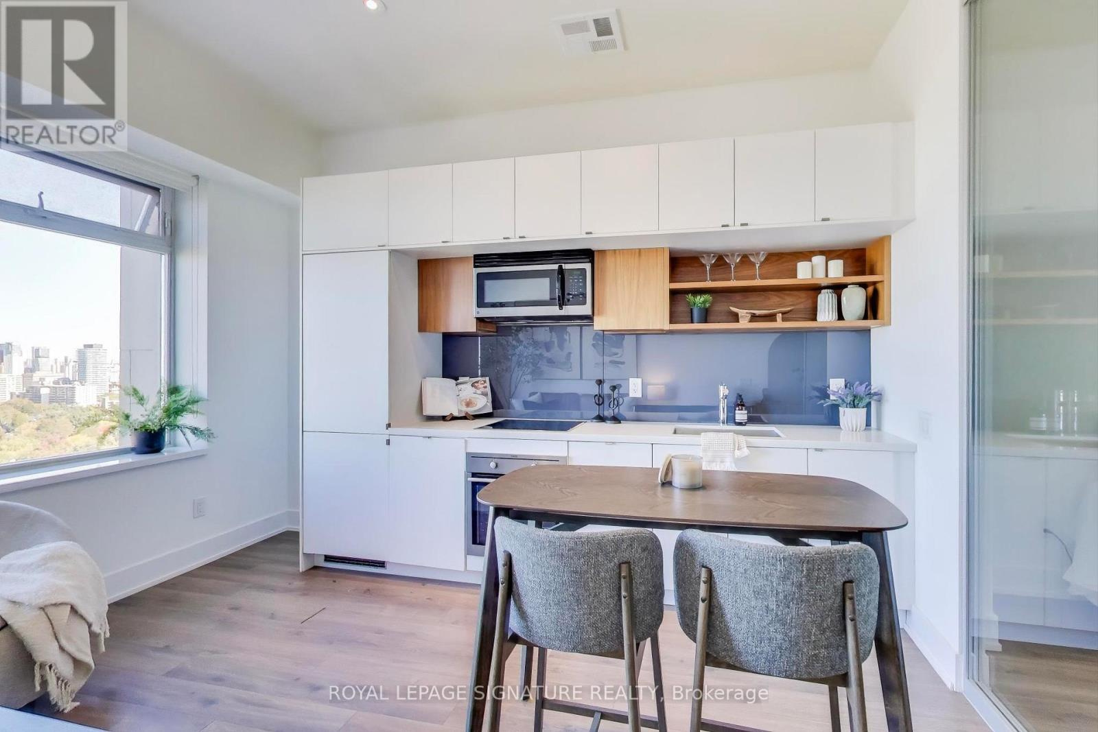 1826 - 111 St Clair Avenue W, Toronto (Yonge-St. Clair), Ontario  M4V 1N5 - Photo 3 - C13009794