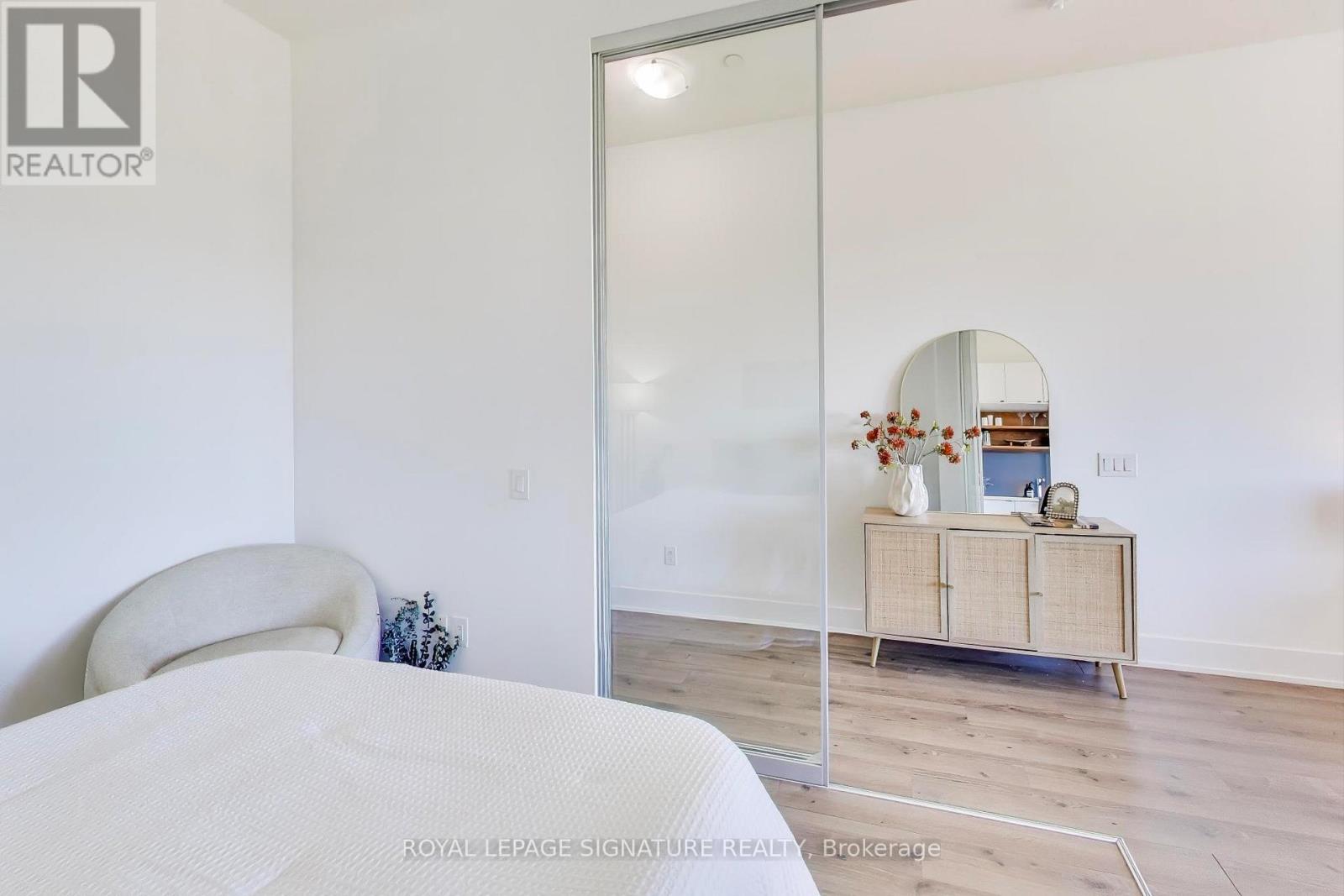 1826 - 111 St Clair Avenue W, Toronto (Yonge-St. Clair), Ontario  M4V 1N5 - Photo 8 - C13009794