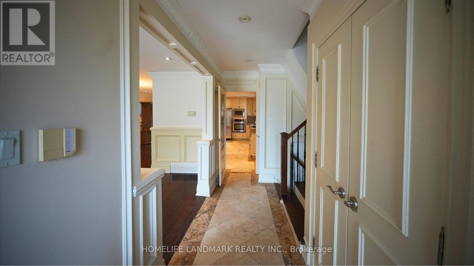 138 Newton Drive, Toronto, Ontario  M2M 2N3 - Photo 3 - C13009818