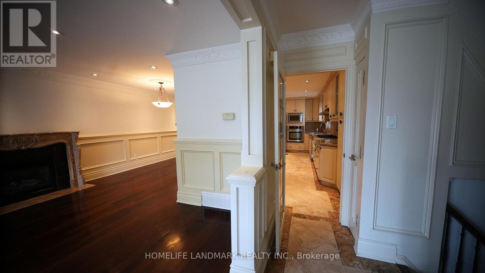 138 Newton Drive, Toronto, Ontario  M2M 2N3 - Photo 4 - C13009818