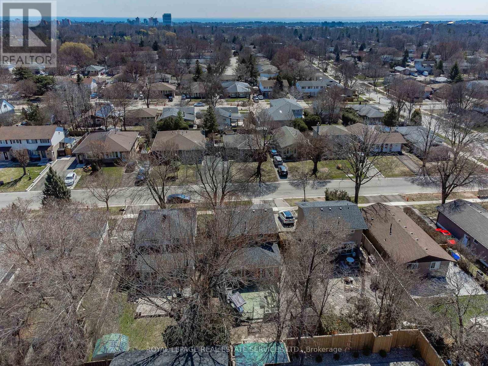 141 Oakdale Drive, Oakville, Ontario  L6H 1J4 - Photo 47 - W12983852