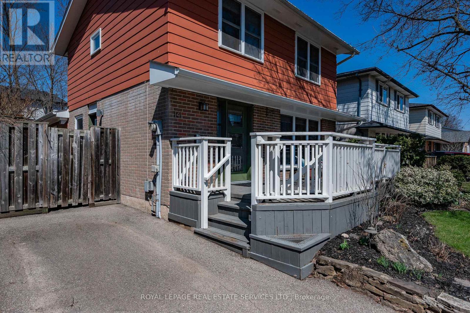 141 Oakdale Drive, Oakville, Ontario  L6H 1J4 - Photo 2 - W12983852