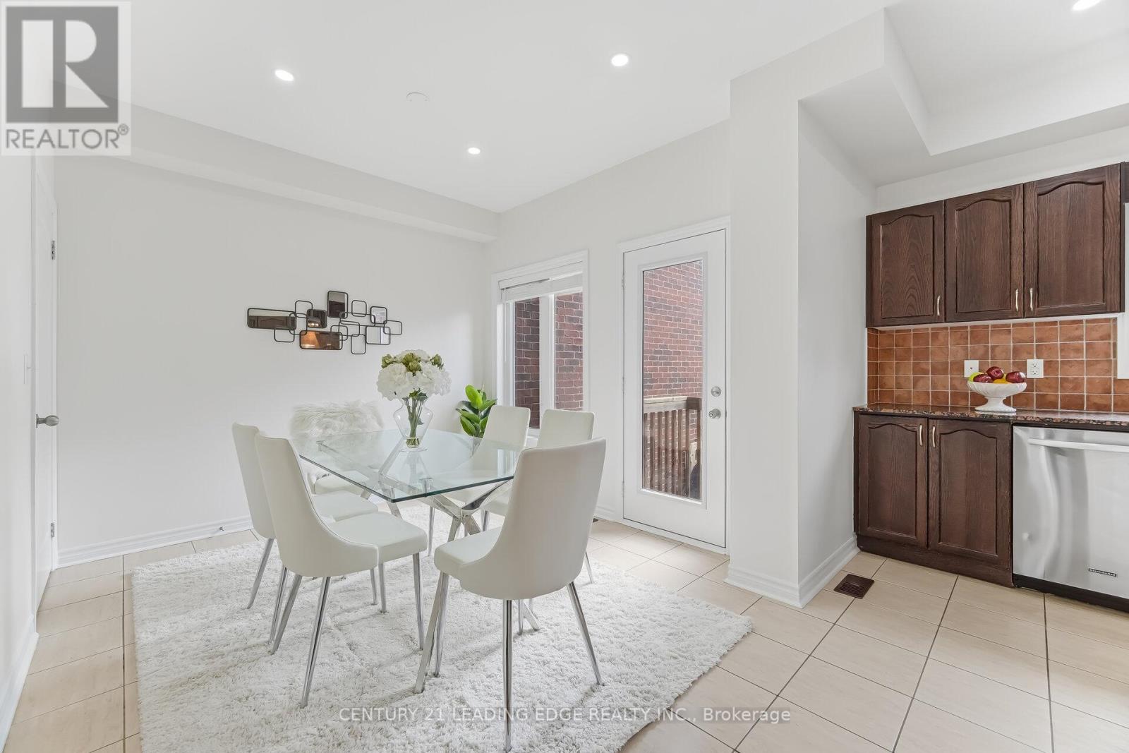 4 Moores Court, Markham, Ontario  L6B 0V7 - Photo 12 - N13009824