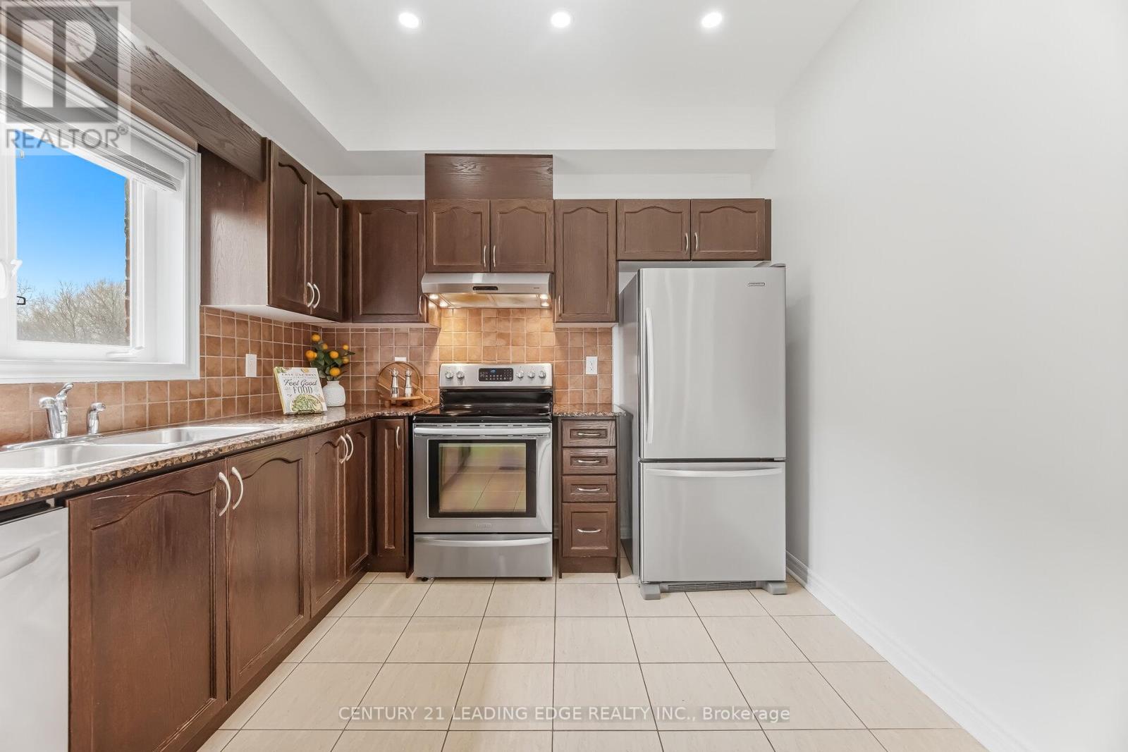 4 Moores Court, Markham, Ontario  L6B 0V7 - Photo 15 - N13009824