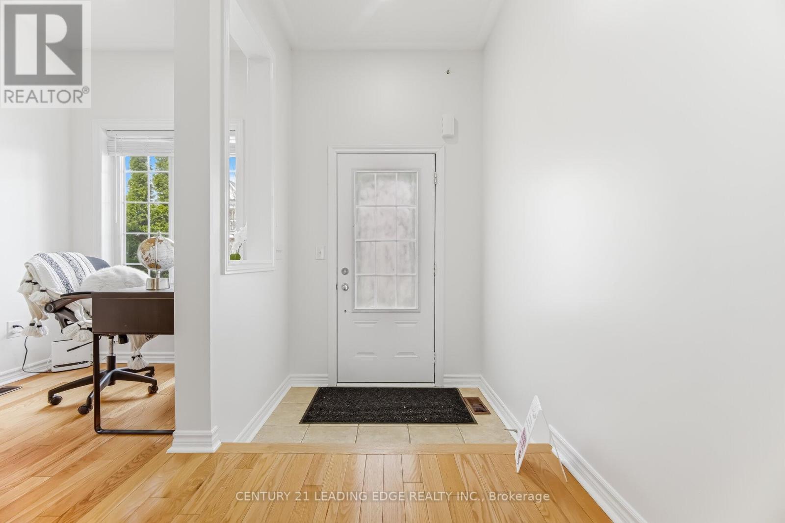 4 Moores Court, Markham, Ontario  L6B 0V7 - Photo 5 - N13009824