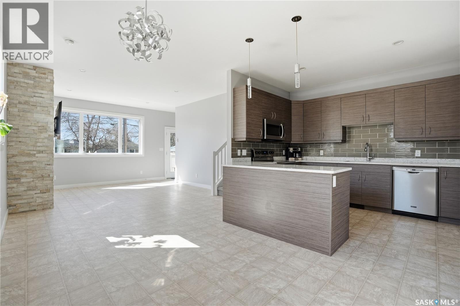 2168 Wascana Street, Regina, Saskatchewan  S4T 4J9 - Photo 1 - SK033045