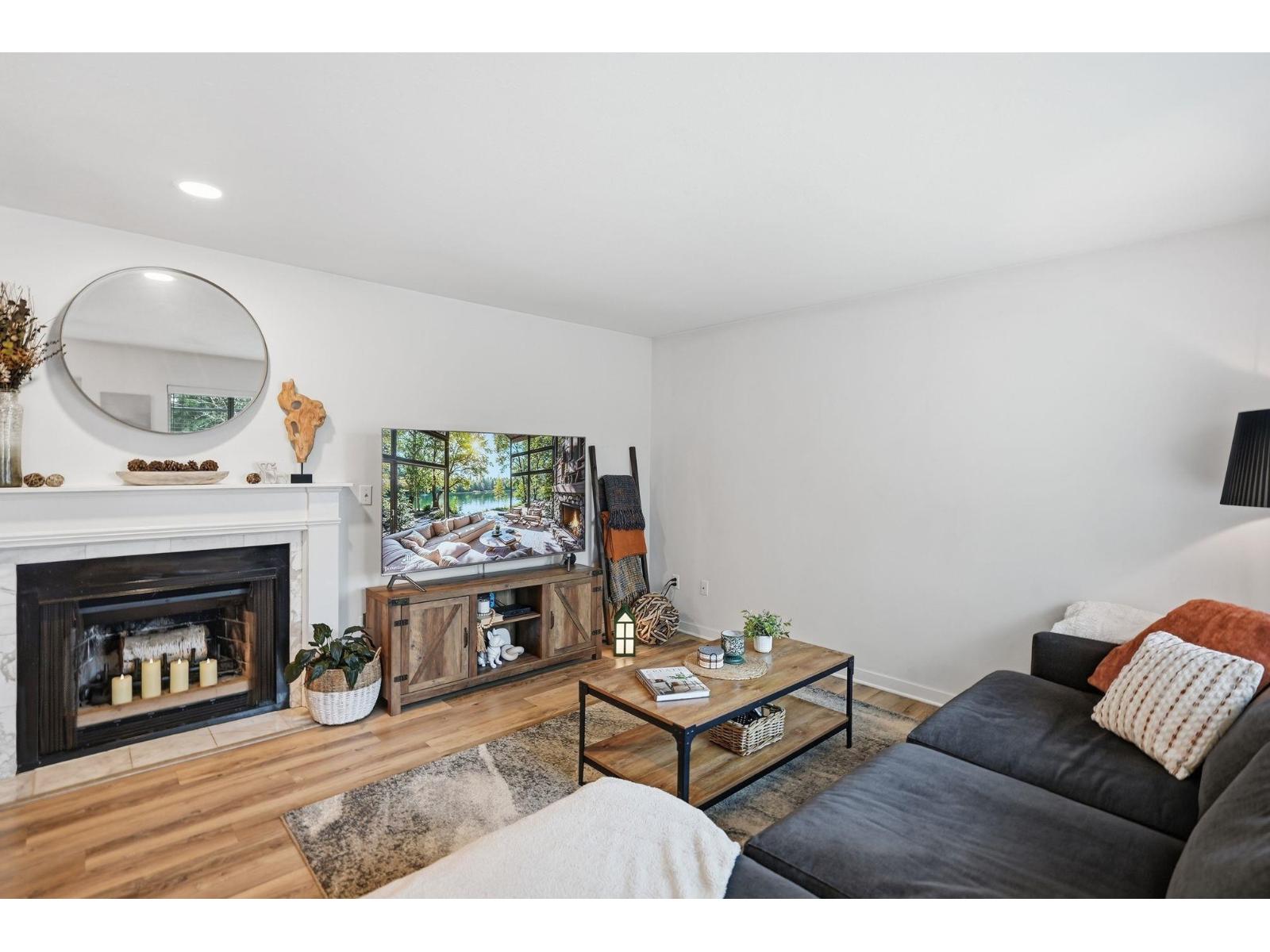 15848 20 Avenue, Surrey, British Columbia  V4A 2B2 - Photo 2 - R3112556