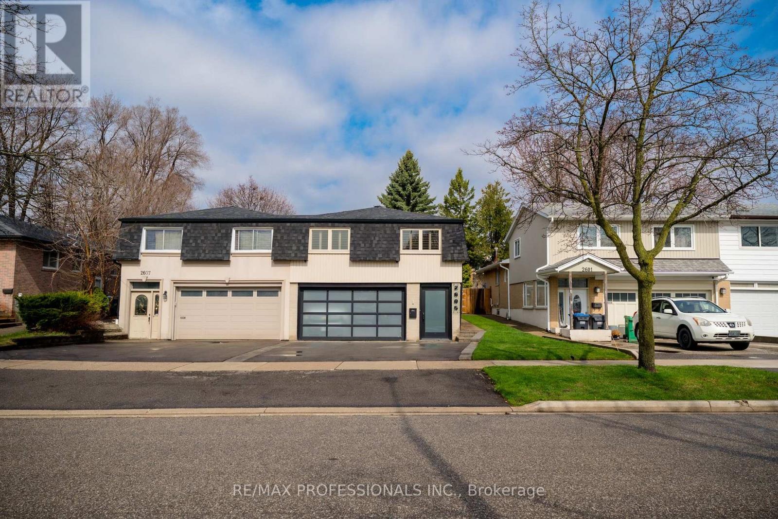 2605 Lundene Road, Mississauga, Ontario  L5J 3Y8 - Photo 2 - W13009782