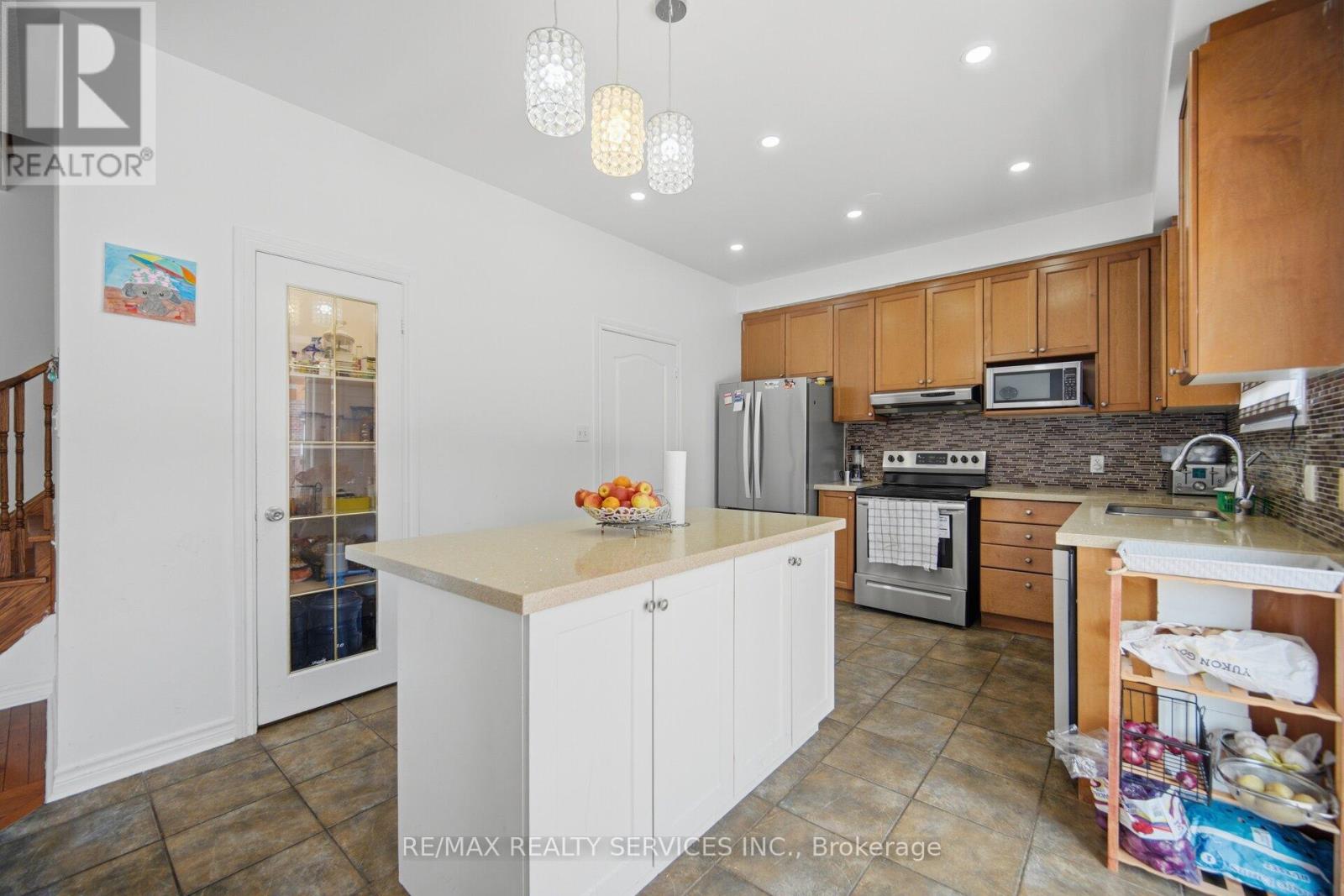 56 Iron Block Drive, Brampton, Ontario  L7A 0J1 - Photo 17 - W13009796