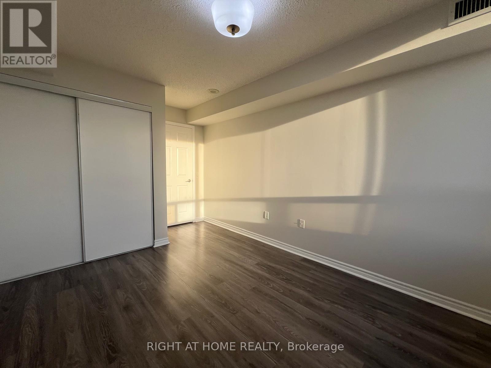 1808 - 55 Strathaven Drive, Mississauga, Ontario  L5R 4G9 - Photo 14 - W13009816