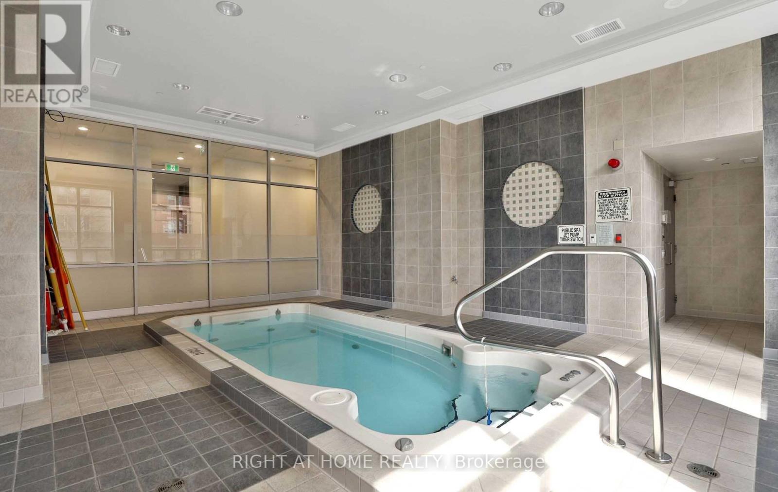 1808 - 55 Strathaven Drive, Mississauga, Ontario  L5R 4G9 - Photo 17 - W13009816