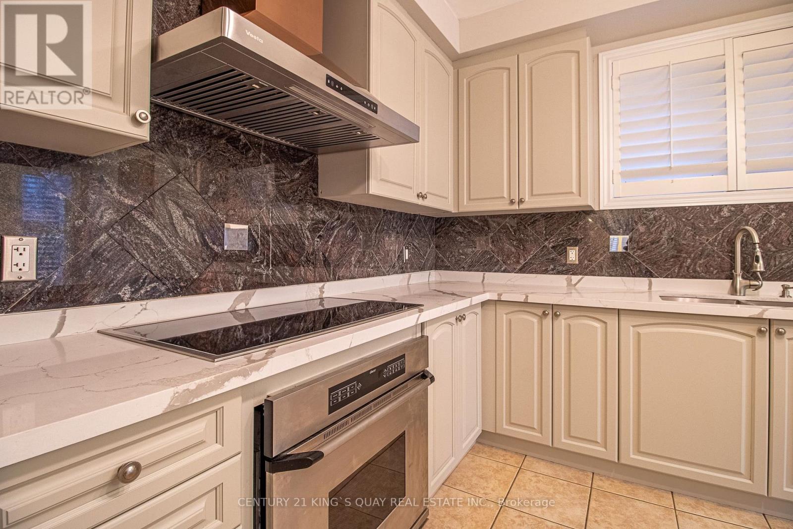 6 Messina Avenue, Brampton, Ontario  L6Y 0M6 - Photo 22 - W13009830