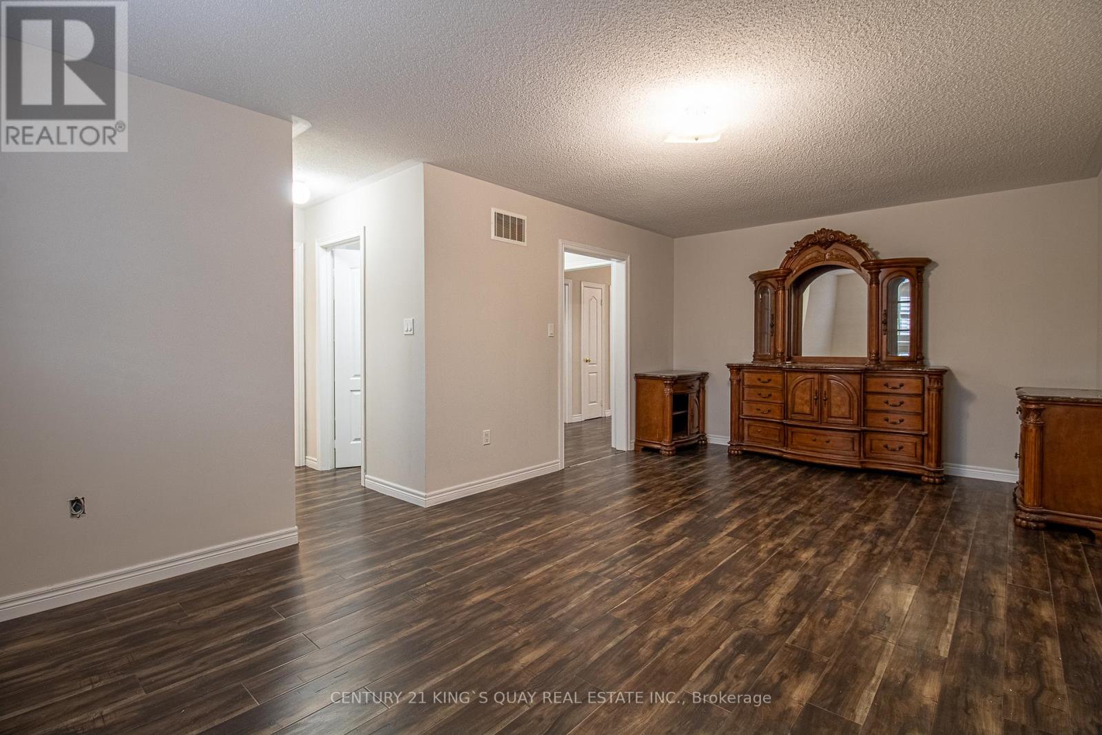 6 Messina Avenue, Brampton, Ontario  L6Y 0M6 - Photo 40 - W13009830