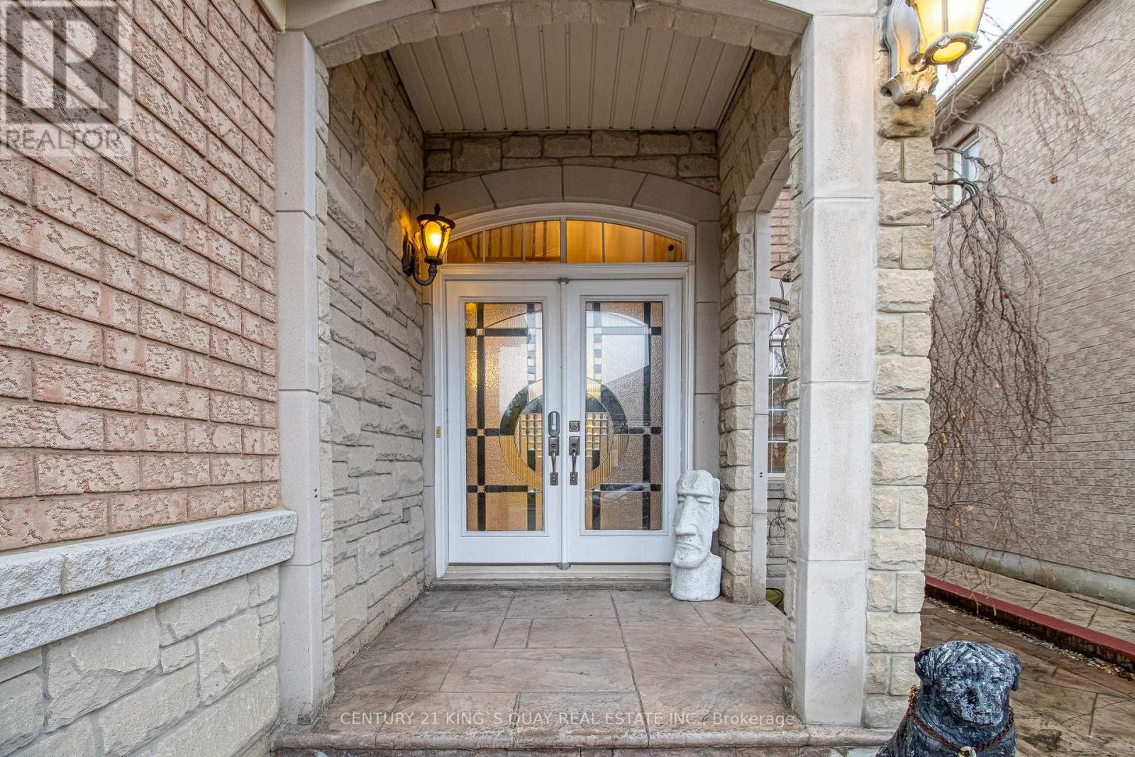 6 Messina Avenue, Brampton, Ontario  L6Y 0M6 - Photo 5 - W13009830