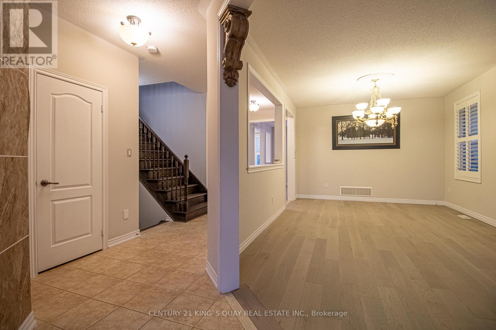 6 Messina Avenue, Brampton, Ontario  L6Y 0M6 - Photo 6 - W13009830