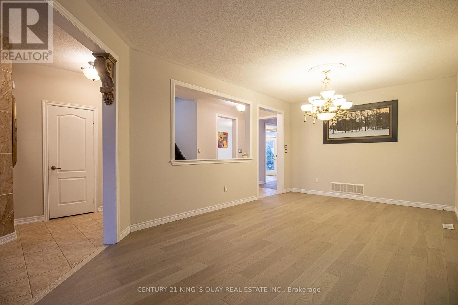 6 Messina Avenue, Brampton, Ontario  L6Y 0M6 - Photo 8 - W13009830