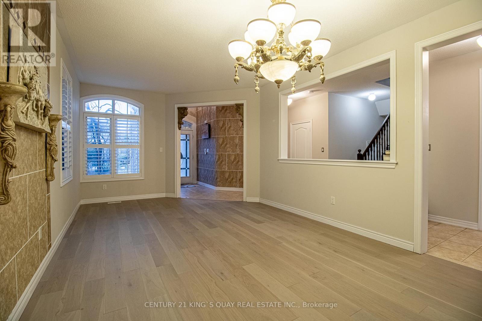 6 Messina Avenue, Brampton, Ontario  L6Y 0M6 - Photo 9 - W13009830