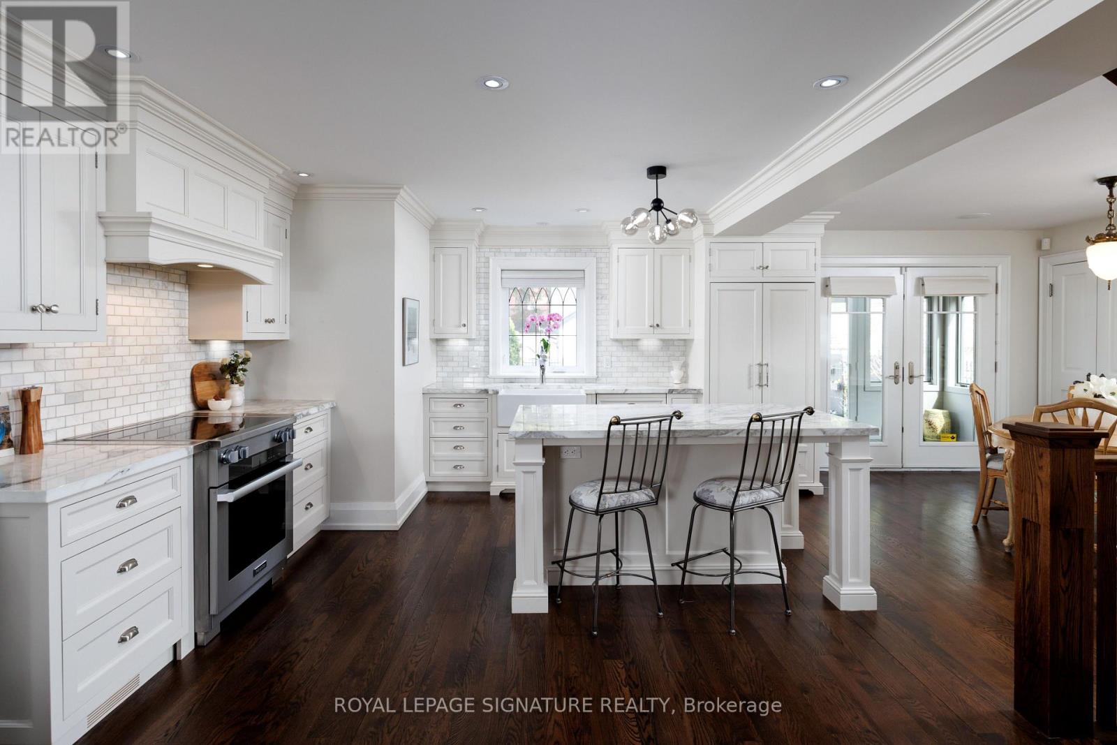 25 Varley Lane, Toronto (Kingsway South), Ontario  M8X 0A9 - Photo 10 - W13009832