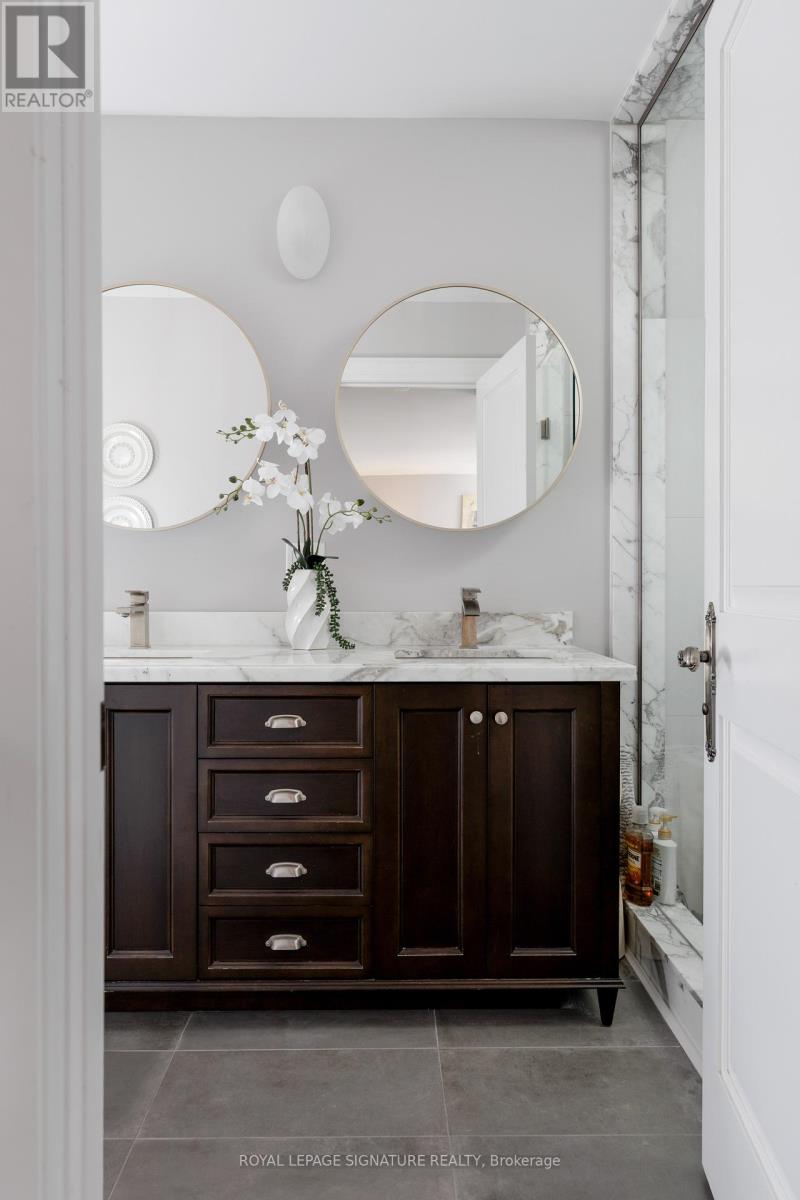 25 Varley Lane, Toronto (Kingsway South), Ontario  M8X 0A9 - Photo 17 - W13009832